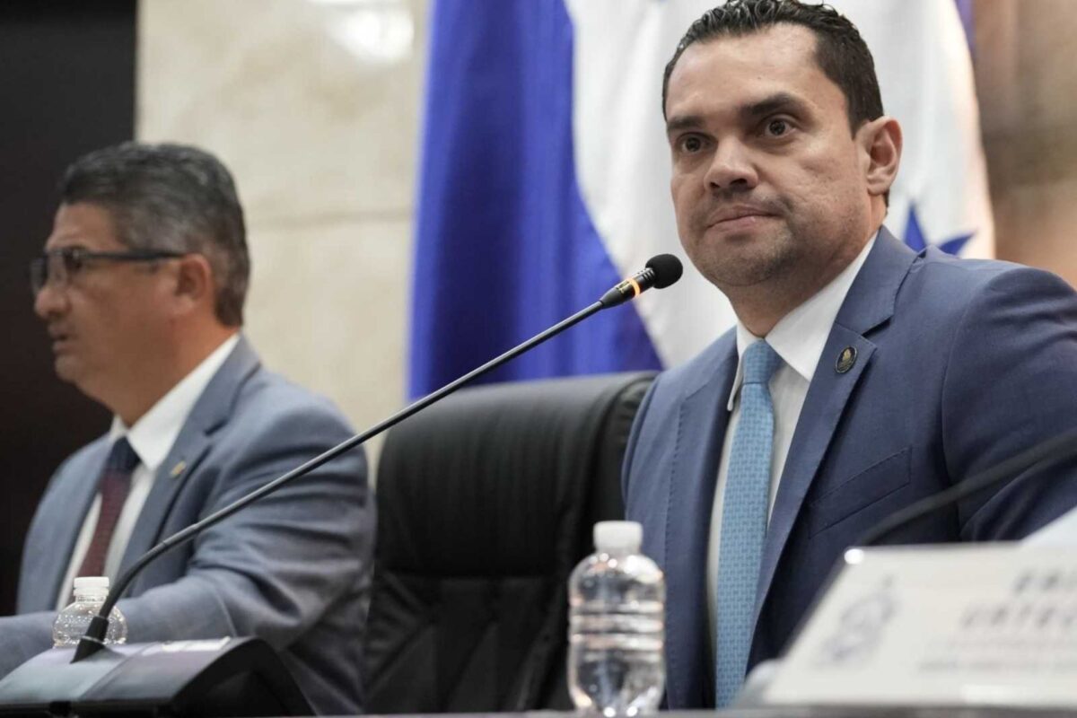 Legislativo tramitará iniciativas del Ejecutivo sobre transparencia y corrupción, dice Zambrano Legislativo tramitará iniciativas del Ejecutivo sobre transparencia y corrupción, dice Zambrano
