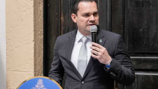 Zambrano insiste que reforma eléctrica busca reducir pérdidas y robos de energía