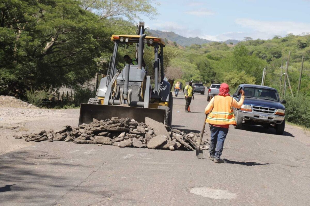 Congreso Nacional acompaña rehabilitación de carretera en San Marcos de Colón, Choluteca