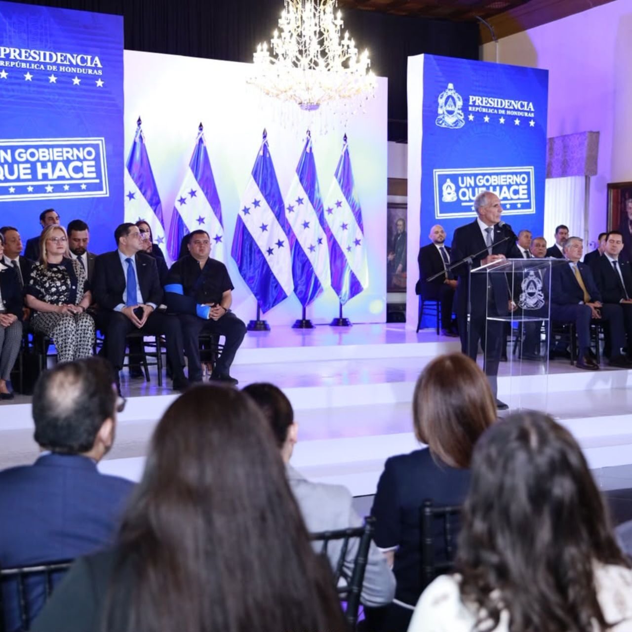 Asfura presenta balance del primer semestre y destaca avances en infraestructura, seguridad, salud y educación