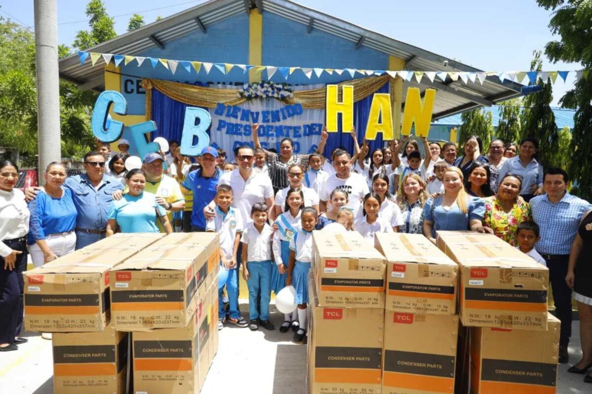 Congreso Nacional fortalece la educación en Valle con entrega de aires acondicionados a centro escolar
