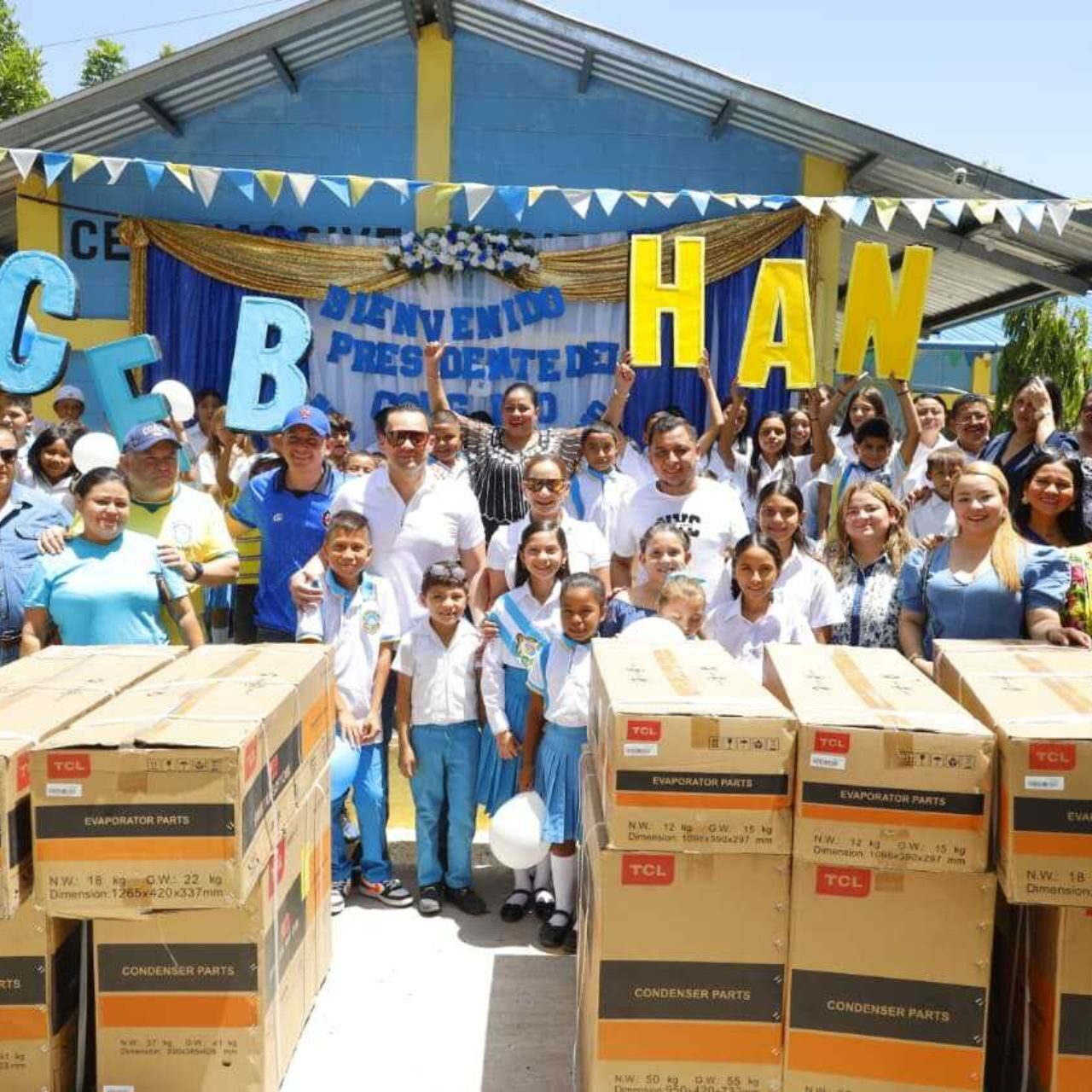 Congreso Nacional fortalece la educación en Valle con entrega de aires acondicionados a centro escolar