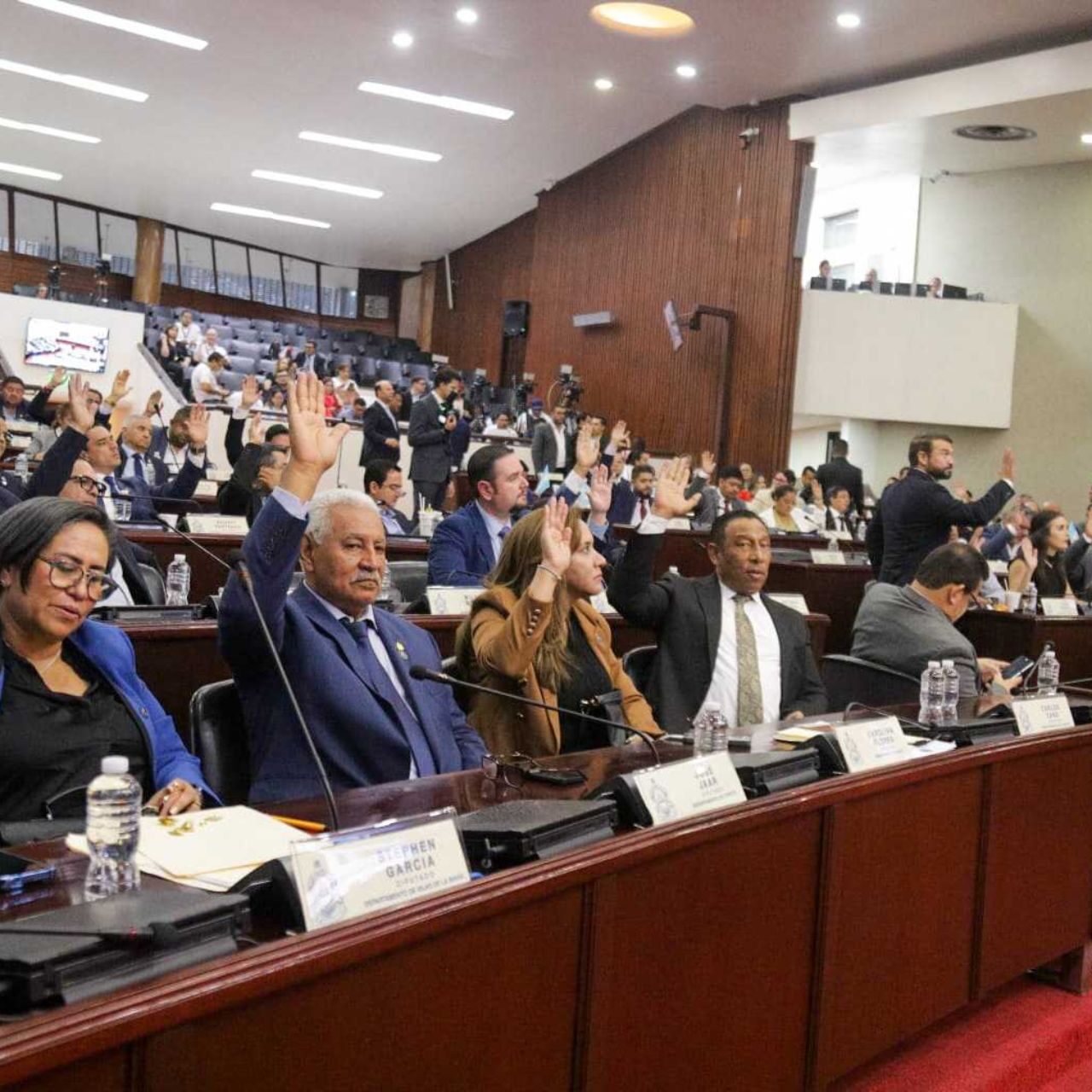 Aprobada reforma presupuestaria que garantiza fondos para modernizar Congreso y subsidiar transporte