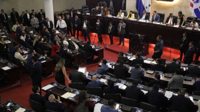 El Congreso archiva petición ciudadana de juicio político al no cumplir mínimo de firmas