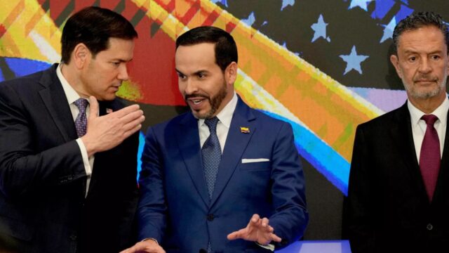 Cepeda acusa a Gobierno colombiano de ceder soberanía a EEUU con pretexto de «cooperación económica»