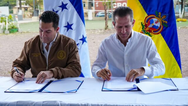Fundación Vamos al Parque y la Alcaldía Municipal del Distrito Central renuevan alianza para fortalecer la sostenibilidad de los parques