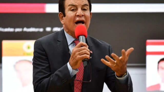 Circulan supuestos chats sobre estrategia para inhabilitar a Nasralla; dirigencia liberal cuestiona su autenticidad