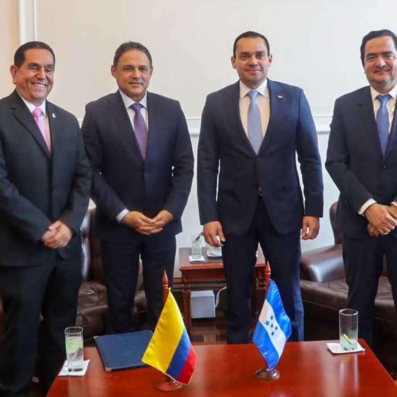 Honduras y Colombia fortalecen lazos con visita de Zambrano al Senado