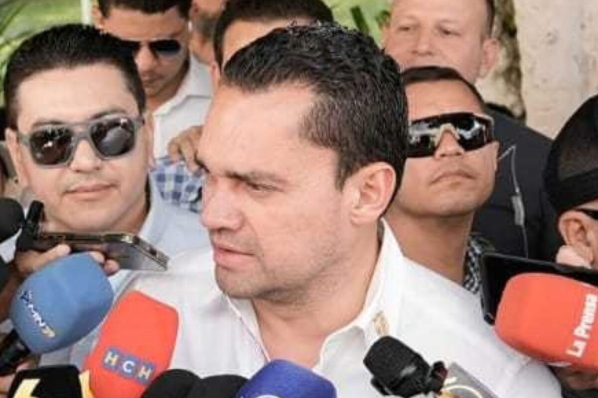 Consejo Nacional de Seguridad declara terroristas a tres grupos criminales, anuncia Zambrano Consejo Nacional de Seguridad declara terroristas a tres grupos criminales, anuncia Zambrano