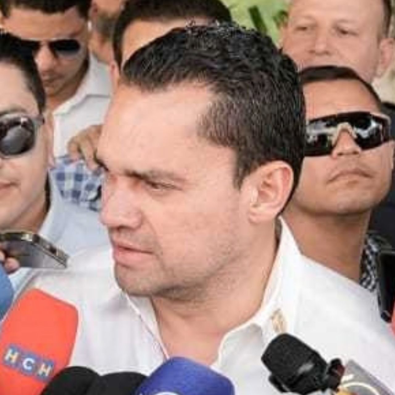 Consejo Nacional de Seguridad declara terroristas a tres grupos criminales, anuncia Zambrano
