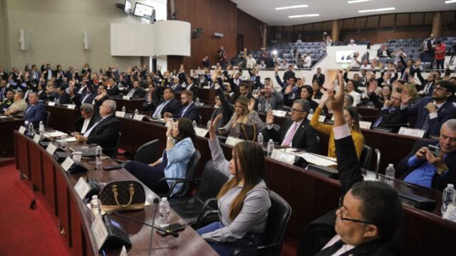 Congreso aprobó por unanimidad reformas que endurecen medidas de reclusión a grupos declarados terroristas