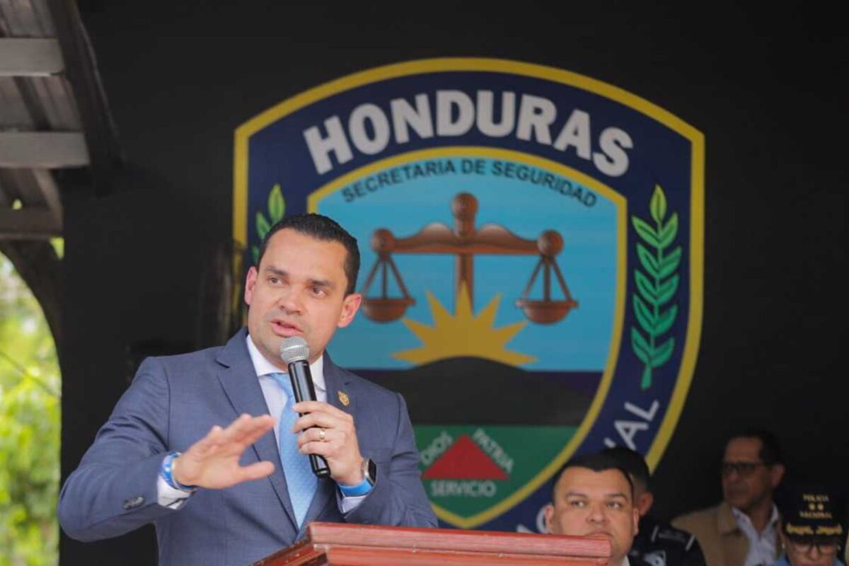Zambrano: “Policía Nacional tiene todo el respaldo político de la institucionalidad del país» Zambrano: “Policía Nacional tiene todo el respaldo político de la institucionalidad del país»