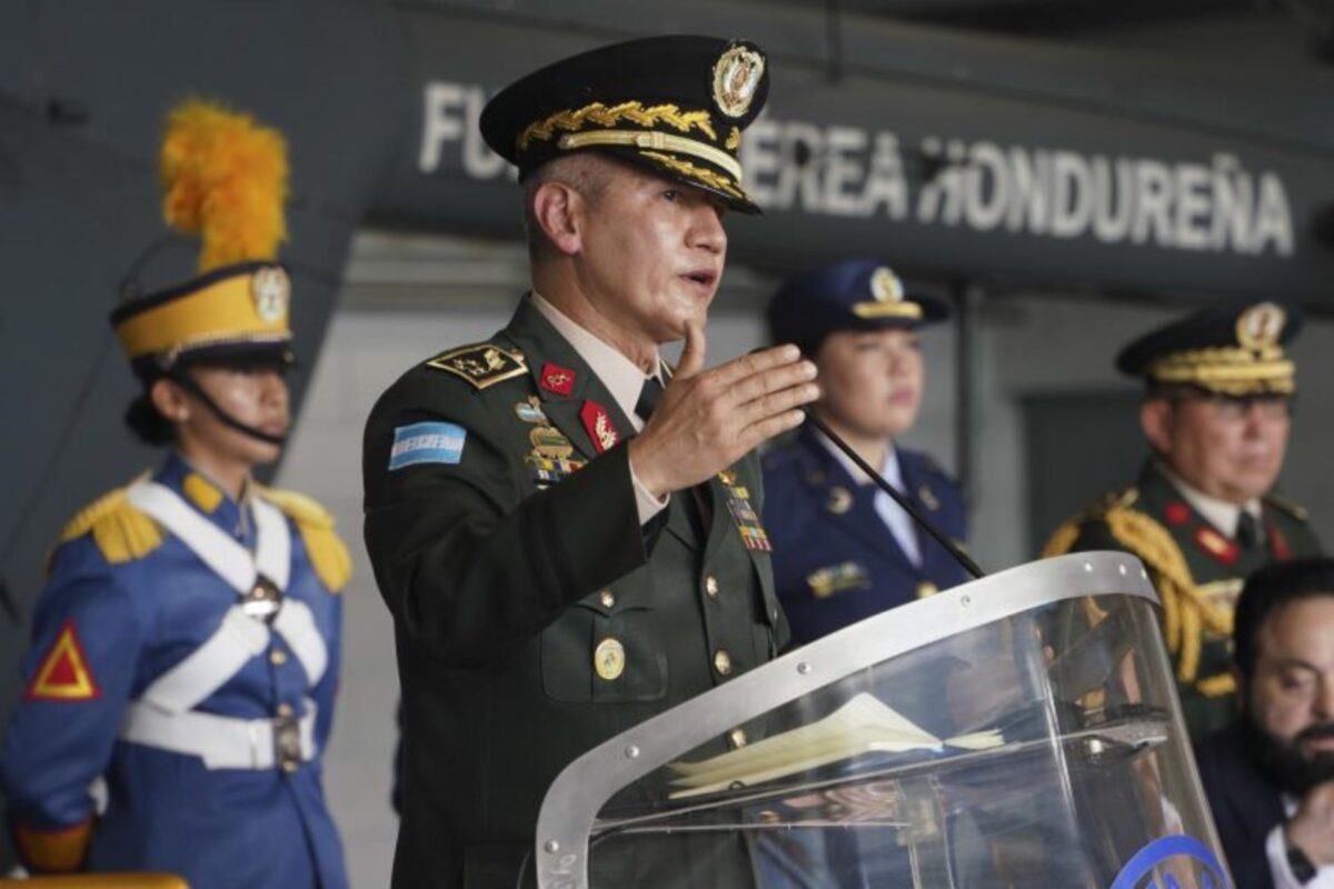 Exjefe militar no se arrepiente de haber tachado a varios periodistas como «sicarios de la verdad»