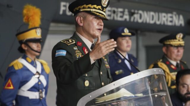Exjefe militar no se arrepiente de haber tachado a varios periodistas como «sicarios de la verdad»