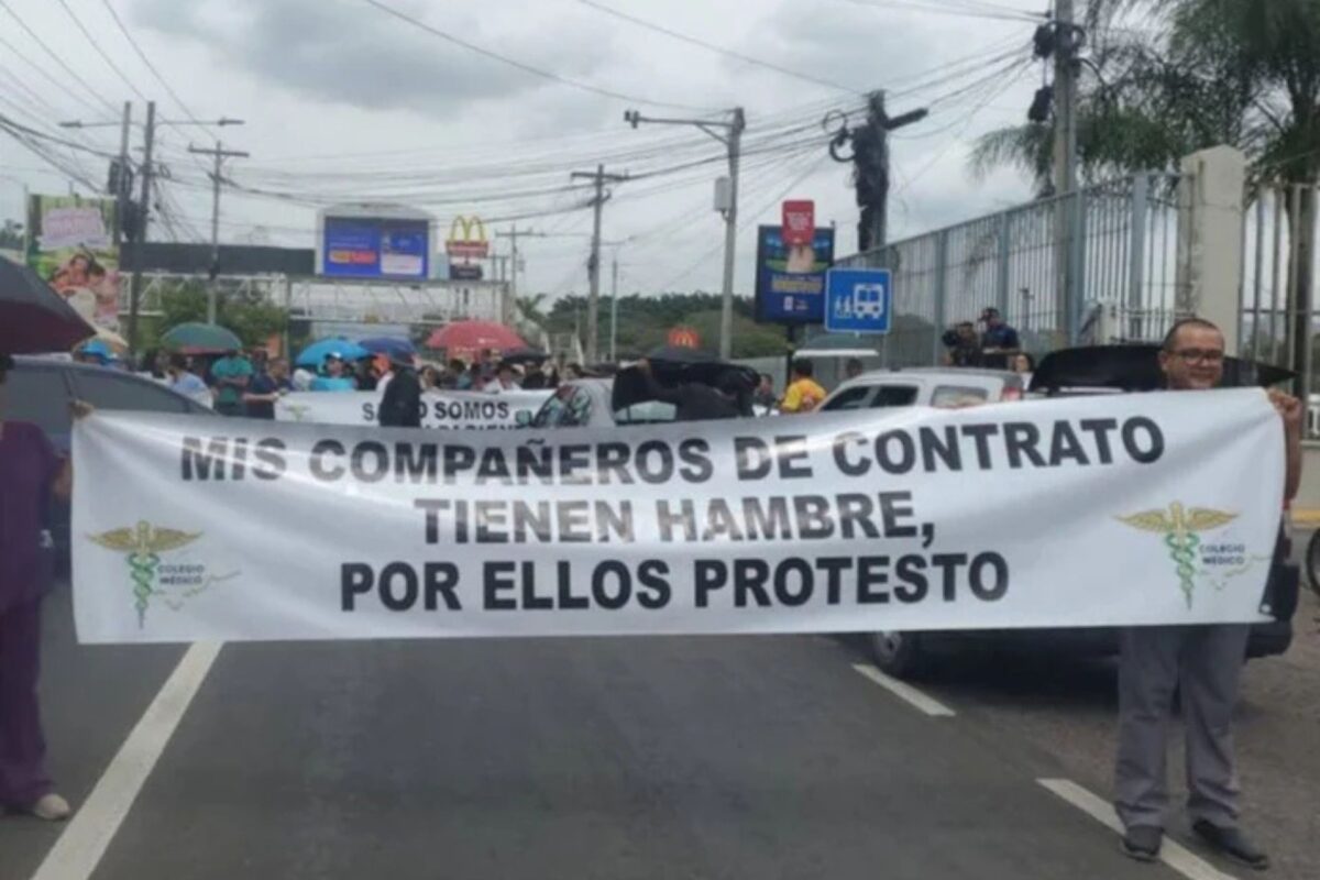 Salud asegura que ya pagó al 95 por ciento de los galenos, pero el Colegio Médico mantiene las asambleas