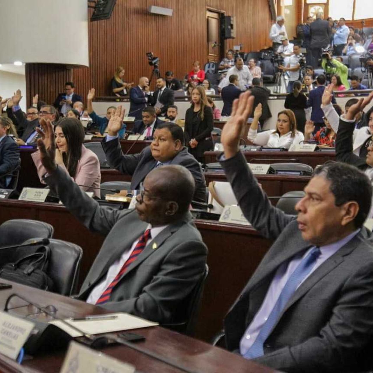 Ley de Empleo Parcial no despega: apenas cientos de contratos; Congreso abre la puerta a flexibilizarla