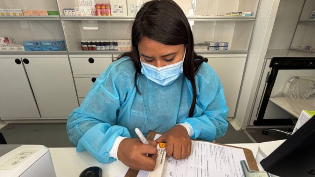 Gobierno afirma que ya pagó al 99 por ciento de los médicos; CMH habla de 637 pendientes y mantiene asambleas