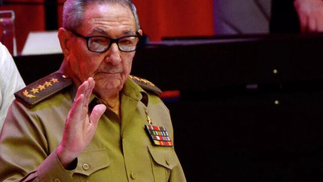 La Justicia estadounidense presenta una orden de arresto contra expresidente cubano Raúl Castro