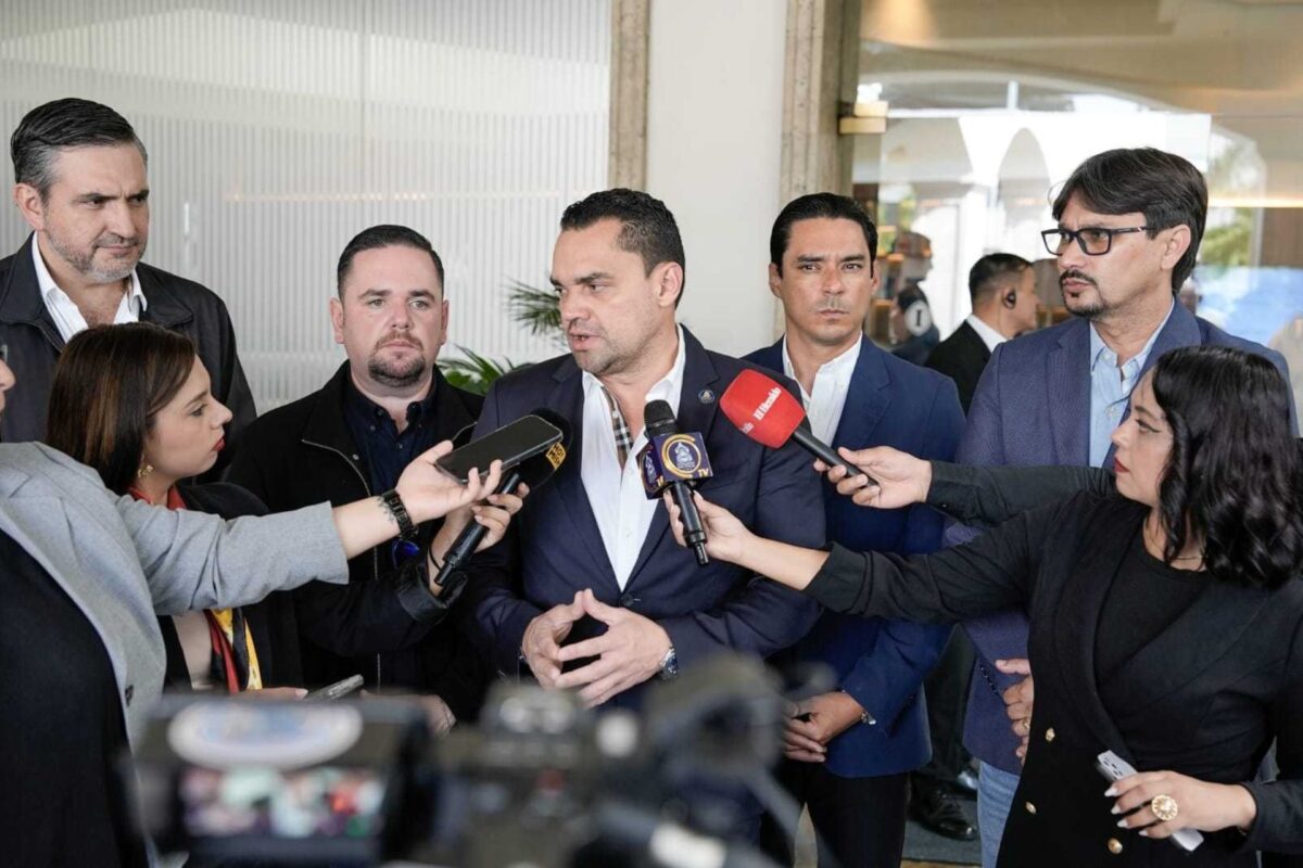 Acuerdo entre congresos de Honduras y El Salvador permitirá analizar reformas en seguridad Acuerdo entre congresos de Honduras y El Salvador permitirá analizar reformas en seguridad