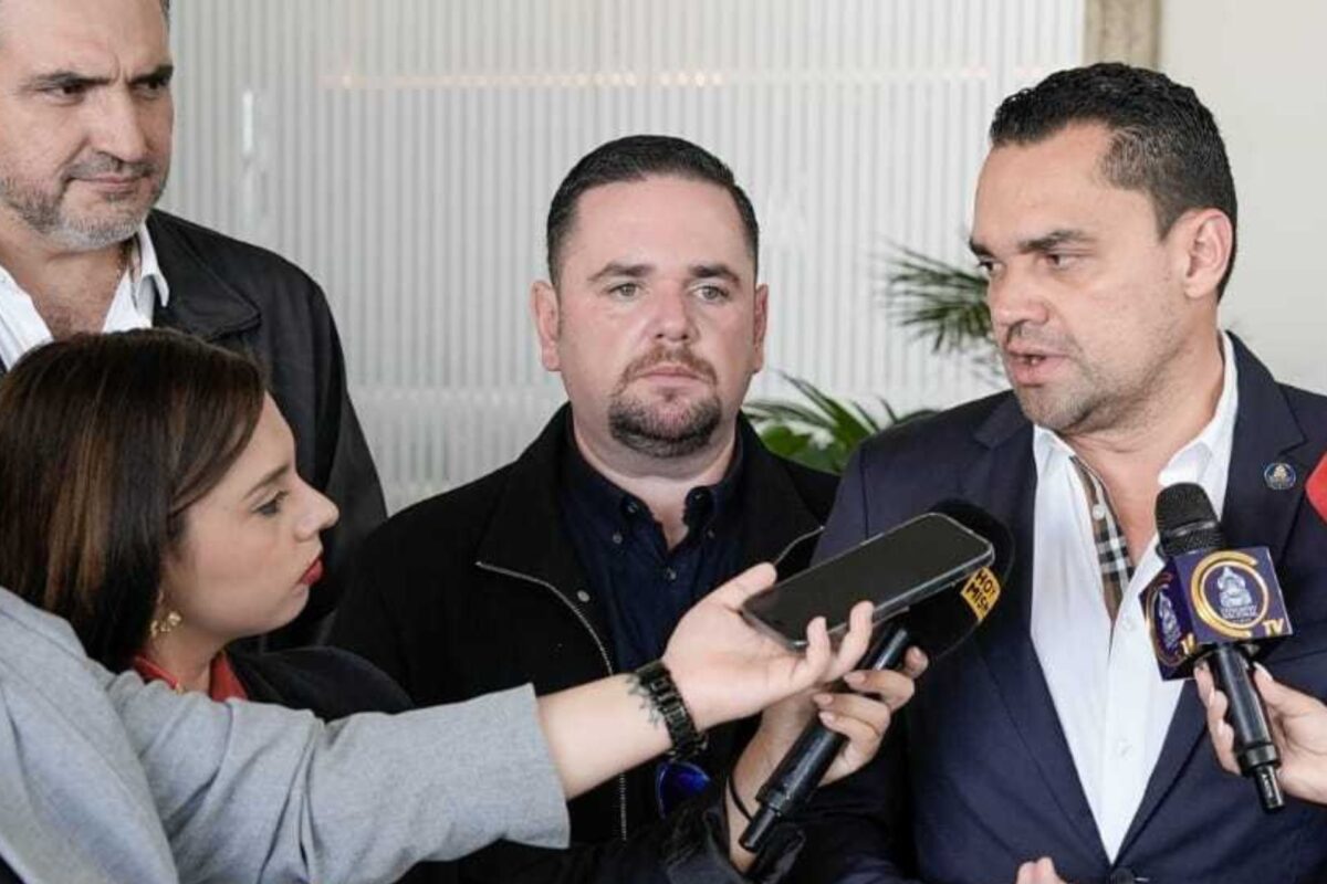 Acuerdo entre congresos de Honduras y El Salvador permitirá analizar reformas en seguridad Acuerdo entre congresos de Honduras y El Salvador permitirá analizar reformas en seguridad