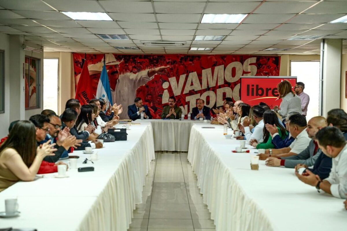 Libre rechaza requerimiento a Redondo y extinta Comisión Permanente; ve persecución política Libre rechaza requerimiento a Redondo y extinta Comisión Permanente; ve persecución política