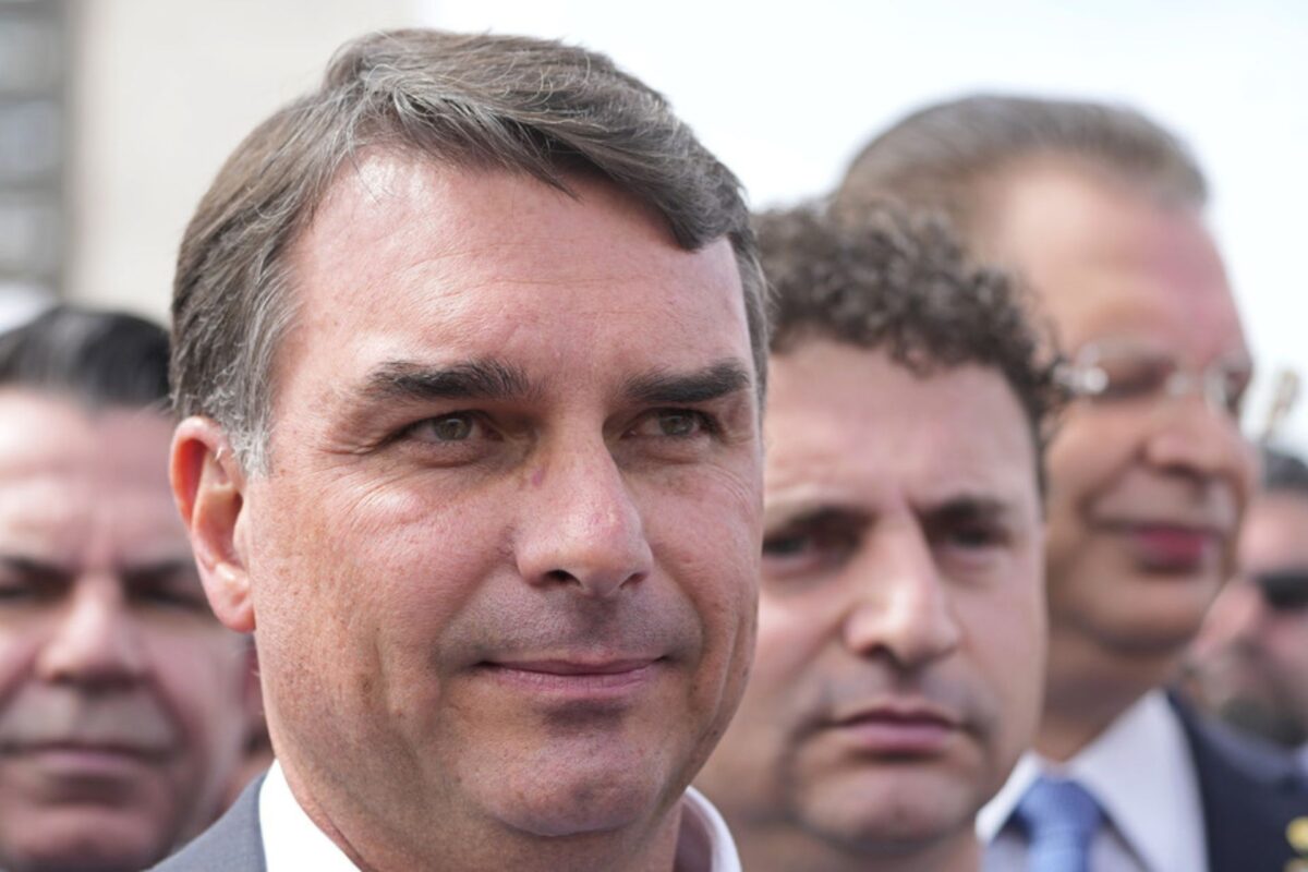 Debate presidencial en Brasil revela que Bolsonaro defendió policía sospechoso de matar niña Debate presidencial en Brasil revela que Bolsonaro defendió policía sospechoso de matar niña