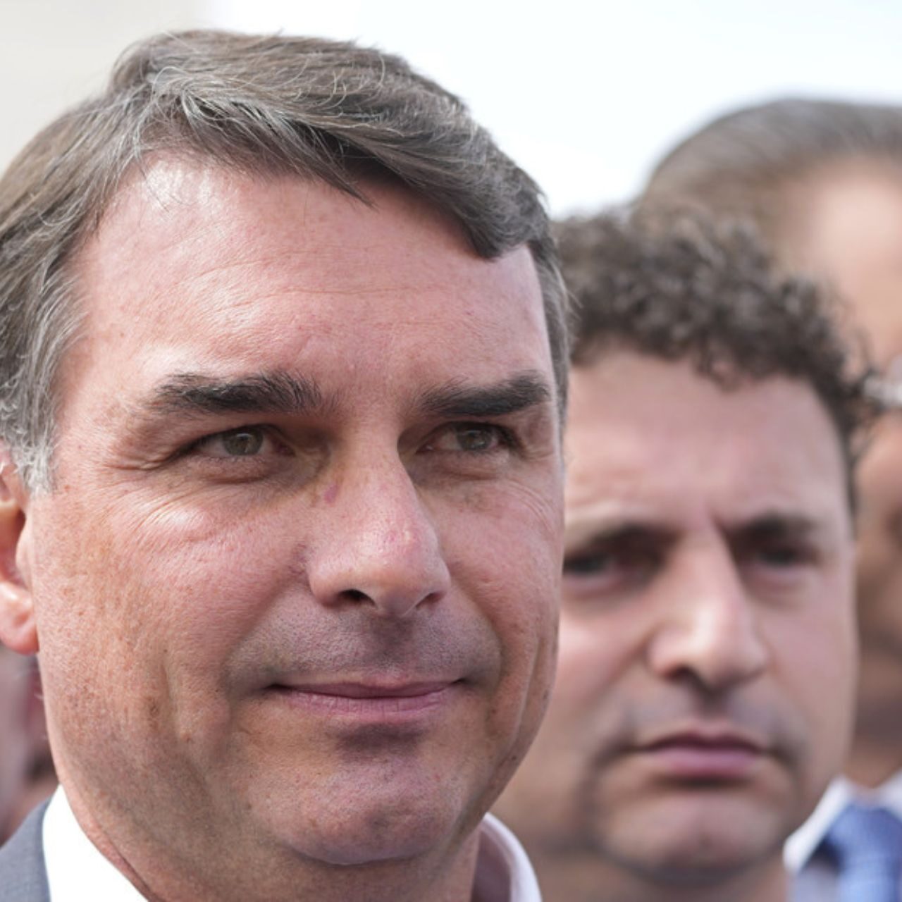 Debate presidencial en Brasil revela que Bolsonaro defendió policía sospechoso de matar niña