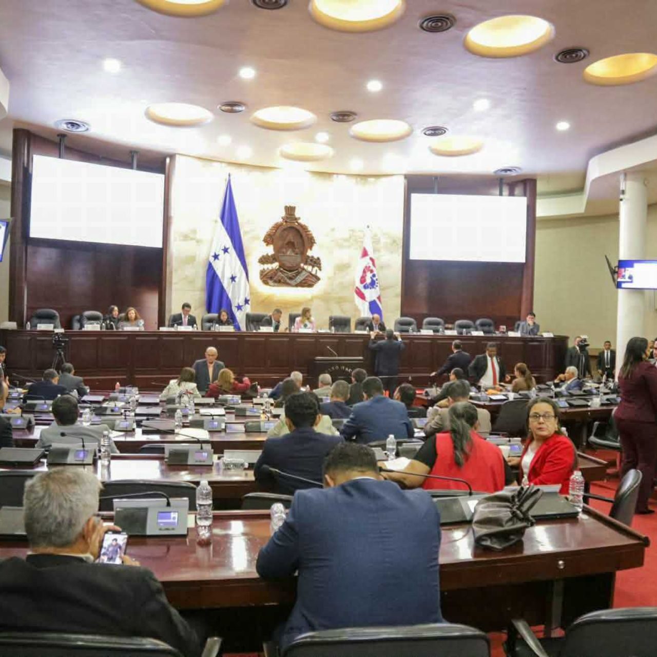Congreso avanza en reformas para blindar sistema financiero contra lavado de activos