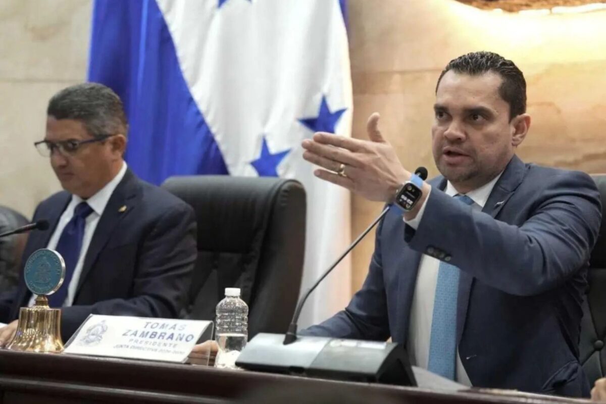 Zambrano anuncia derogación de ley de embarazo adolescente; pide investigar publicación en La Gaceta Zambrano anuncia derogación de ley de embarazo adolescente; pide investigar publicación en La Gaceta