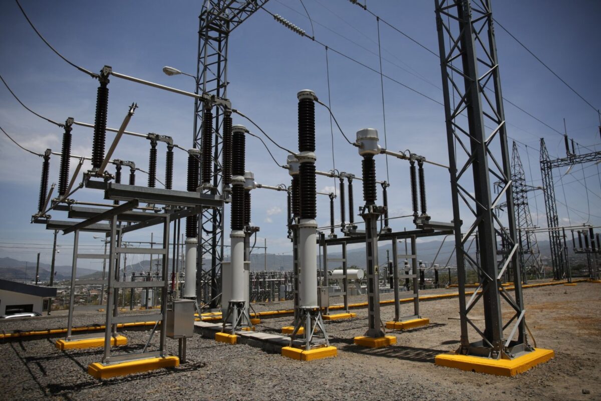Ley de Justicia Energética presenta «avances» con condonación de abonados e instalación de lámparas Ley de Justicia Energética presenta «avances» con condonación de abonados e instalación de lámparas