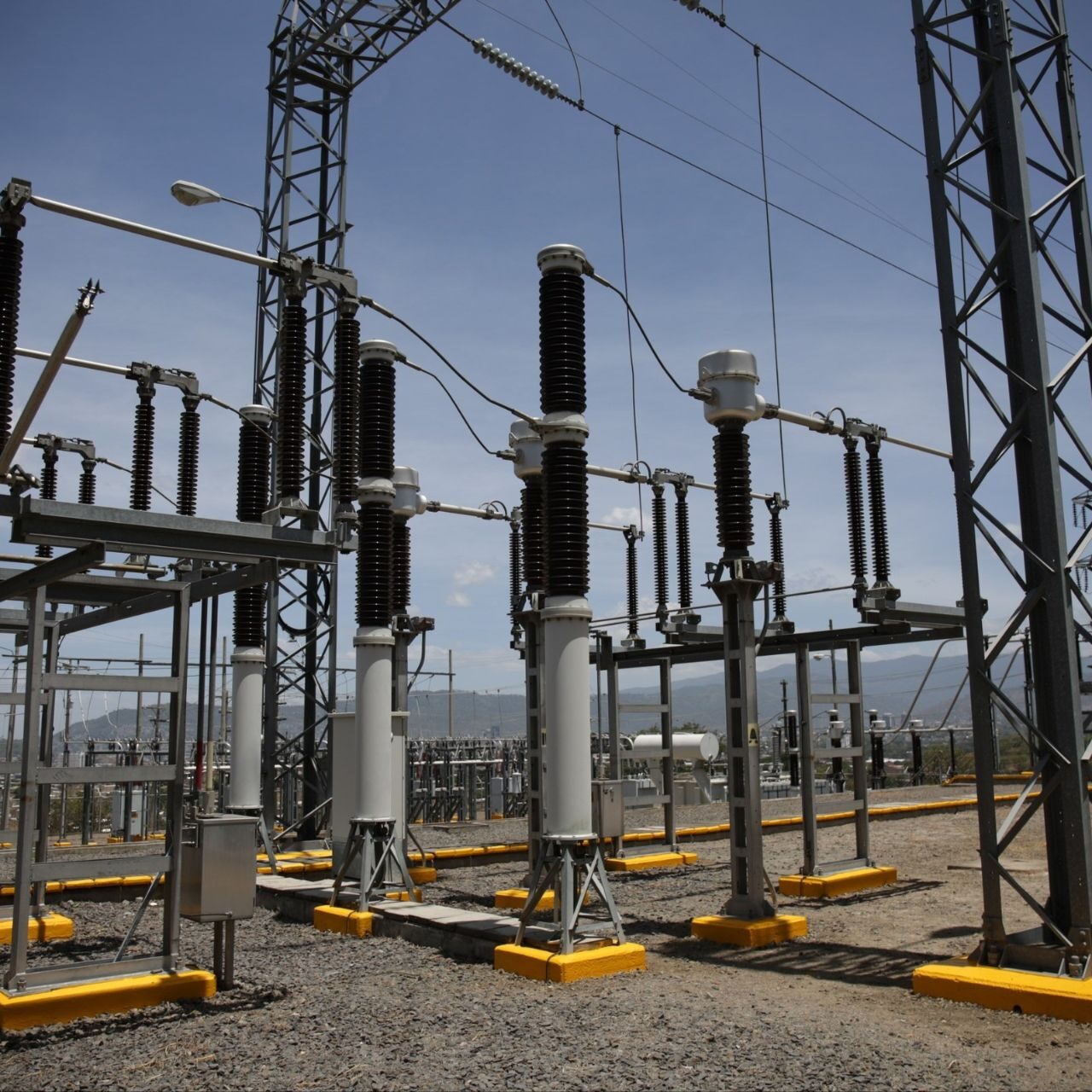 Ley de Justicia Energética presenta «avances» con condonación de abonados e instalación de lámparas
