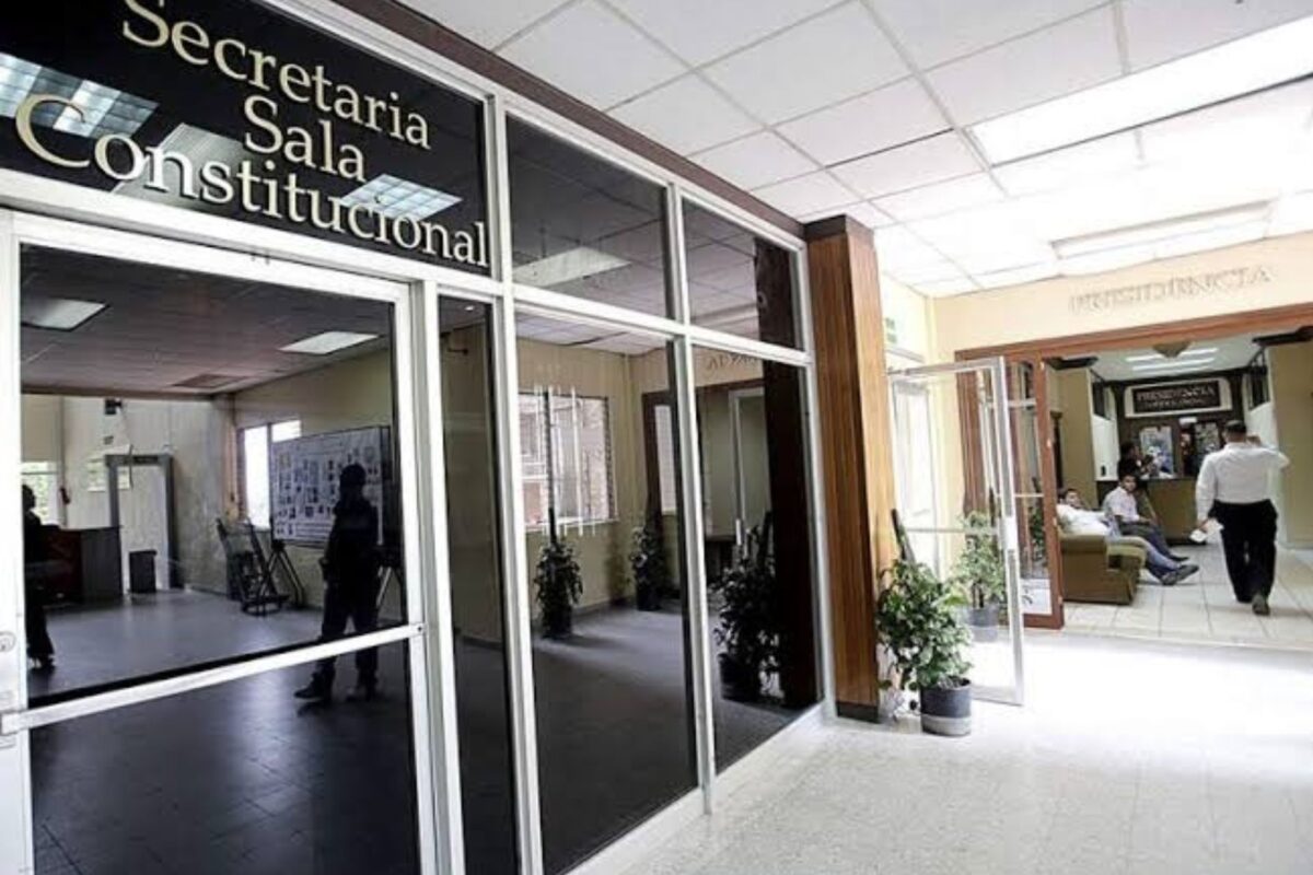 Colegio Médico lleva a la Sala Constitucional la Ley de Reactivación Económica Colegio Médico lleva a la Sala Constitucional la Ley de Reactivación Económica