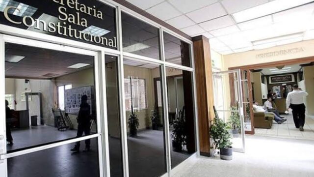 Colegio Médico lleva a la Sala Constitucional la Ley de Reactivación Económica