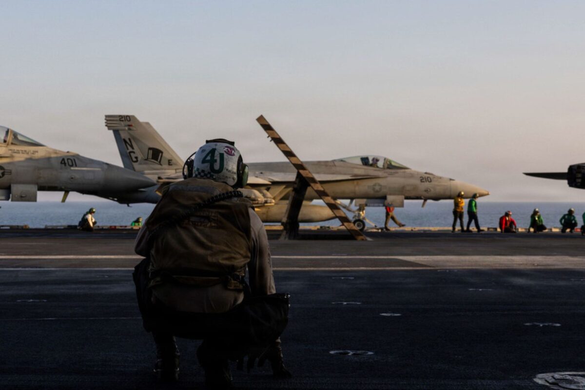 Gobierno de Estados Unidos se fue de Irak, pero podría seguir bombardeándolo Gobierno de Estados Unidos se fue de Irak, pero podría seguir bombardeándolo