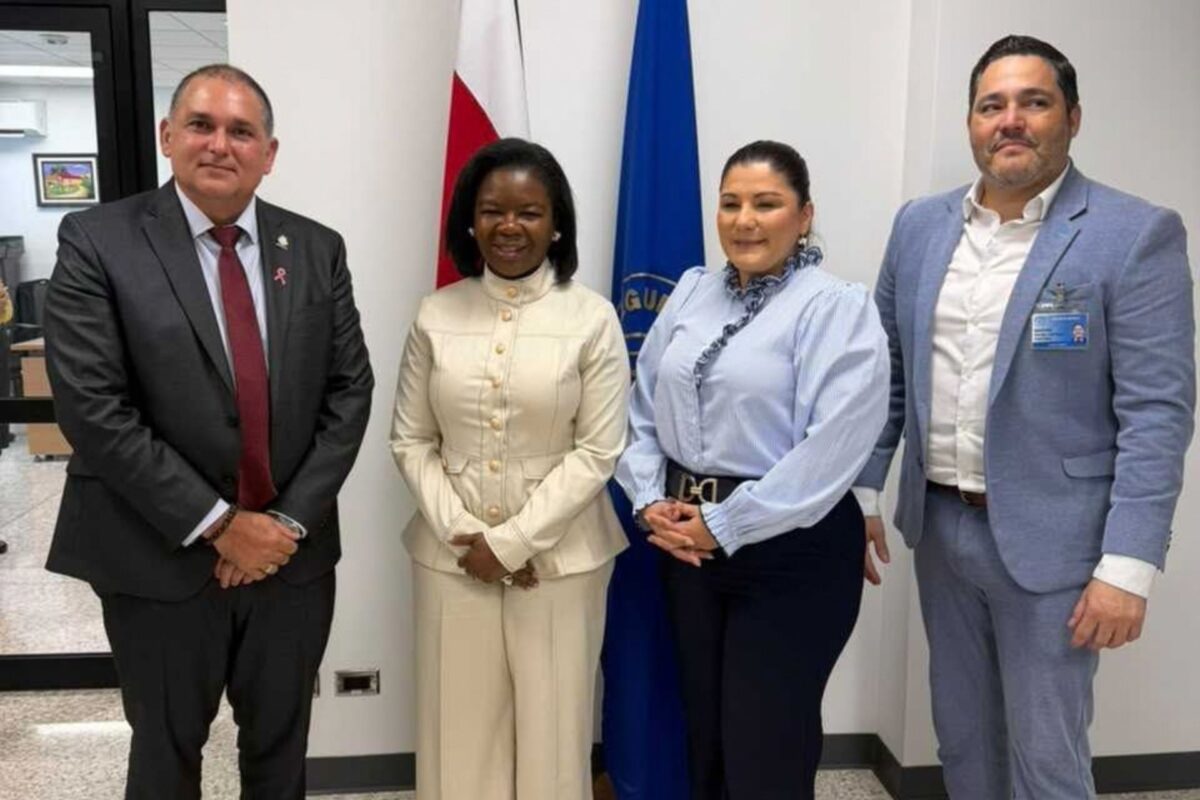 Vicepresidenta del Congreso gestiona apoyo de Costa Rica al sistema de salud hondureño